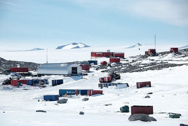 Norwegian Antarctic Station Troll , Dronning Maud Land 3Y8XSA