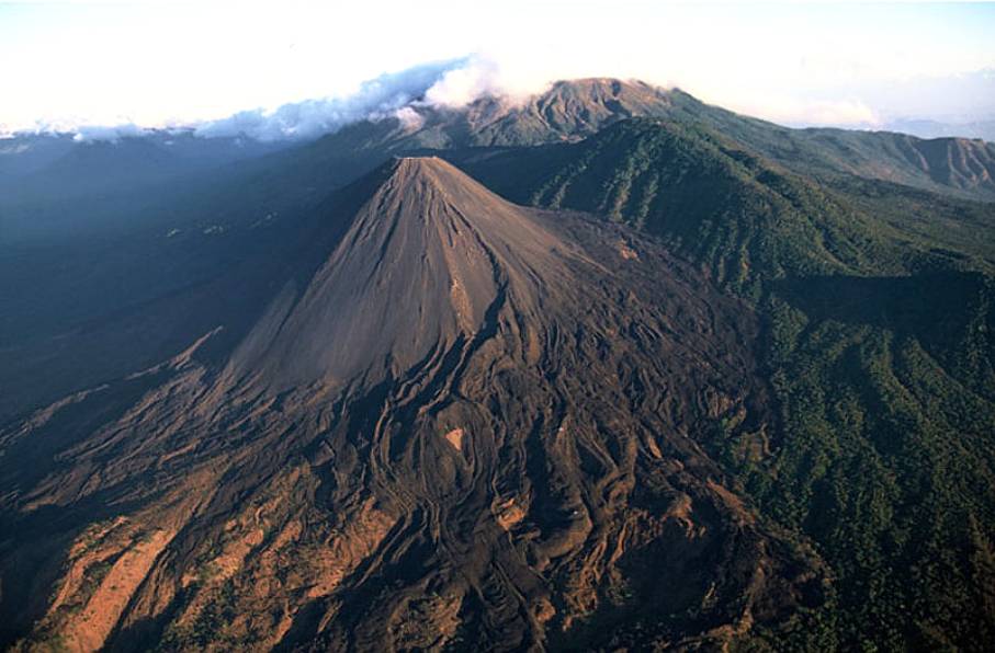 El Salvador DX News YS1/HB9KNA