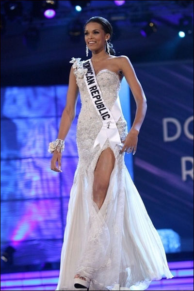 Miss Dominican Republic HI3CC